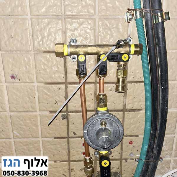 החלפת ברז גז לכיריים במטבח בהוד השרון בשכונת נווה נאמן