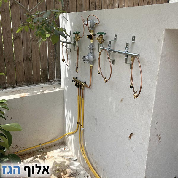 מיקום נקודות גז בחצר של בית פרטי